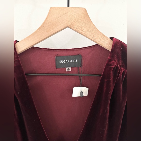 NWT Sugar Lips Faux Wrap Split Sleeve Velvet Dress Burgundy Size Medium - Picture 6 of 7